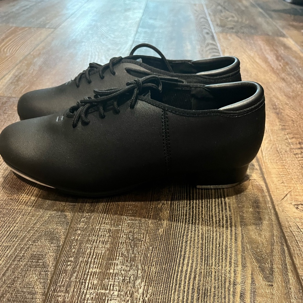 BRAND NEW (never worn) Linodes PU Leather Lace Up Tap Shoes